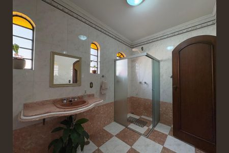 Casa à venda com 232m², 3 quartos e 4 vagasBanheiro