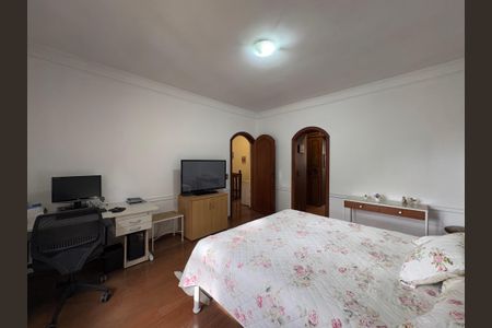 Casa à venda com 232m², 3 quartos e 4 vagasSuite