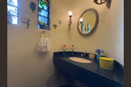 Casa à venda com 232m², 3 quartos e 4 vagasLavabo