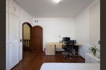 Casa à venda com 232m², 3 quartos e 4 vagasQuarto 2