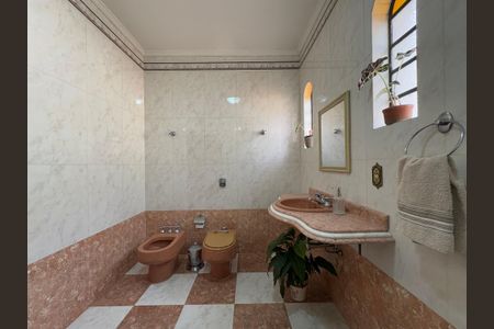 Casa à venda com 232m², 3 quartos e 4 vagasBanheiro