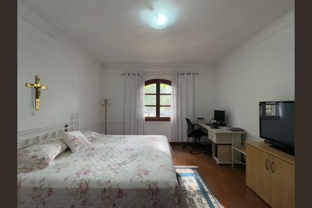 Casa à venda com 232m², 3 quartos e 4 vagasSuite