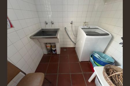 Casa à venda com 232m², 3 quartos e 4 vagasLavanderia