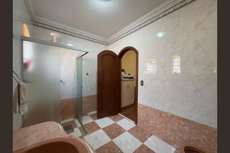 Casa à venda com 232m², 3 quartos e 4 vagasBanheiro