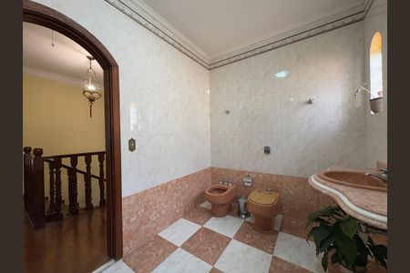 Casa à venda com 232m², 3 quartos e 4 vagasBanheiro