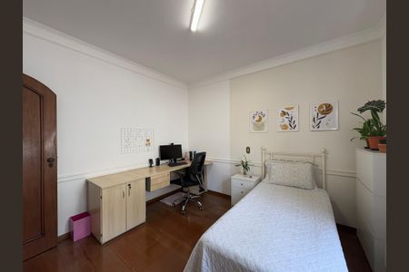 Casa à venda com 232m², 3 quartos e 4 vagasQuarto 2