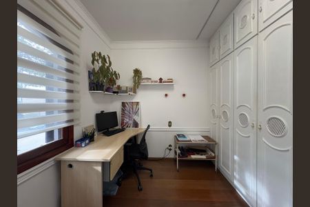 Casa à venda com 232m², 3 quartos e 4 vagasQuarto 1