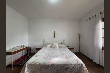 Casa à venda com 232m², 3 quartos e 4 vagasSuite