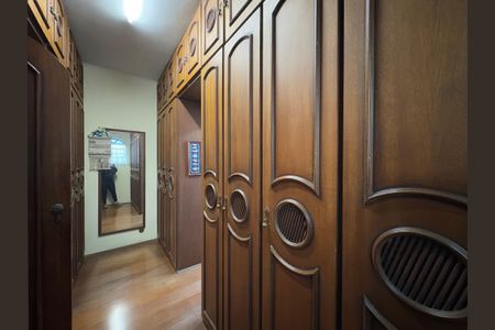 Casa à venda com 232m², 3 quartos e 4 vagasCloset suite