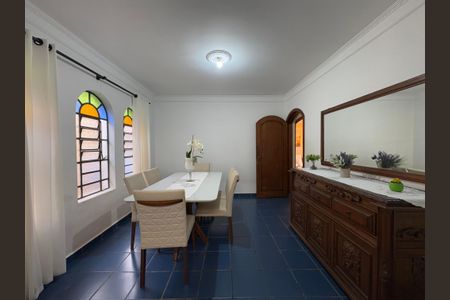 Casa à venda com 232m², 3 quartos e 4 vagasCopa