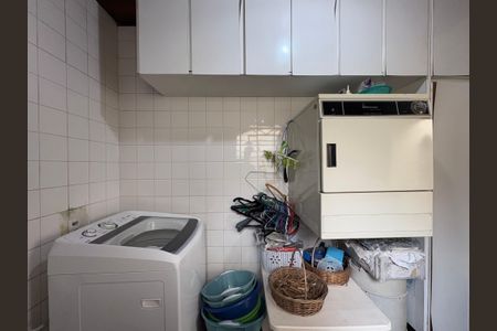 Casa à venda com 232m², 3 quartos e 4 vagasLavanderia