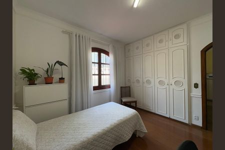 Casa à venda com 232m², 3 quartos e 4 vagasQuarto 2