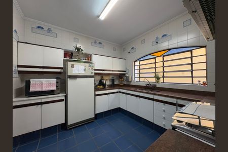 Casa à venda com 232m², 3 quartos e 4 vagasCozinha