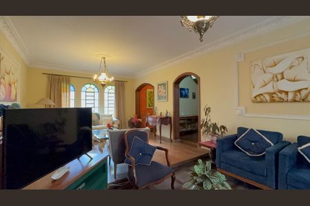 Casa à venda com 232m², 3 quartos e 4 vagasSala