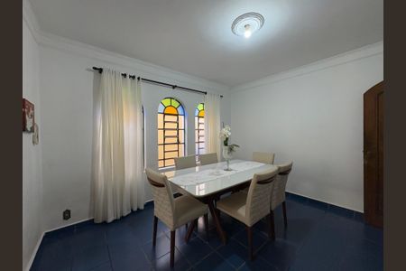 Casa à venda com 232m², 3 quartos e 4 vagasCopa