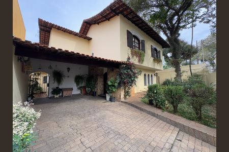Casa à venda com 232m², 3 quartos e 4 vagasGaragem