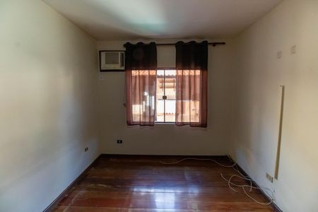 Casa à venda com 190m², 4 quartos e 2 vagasSuíte 2