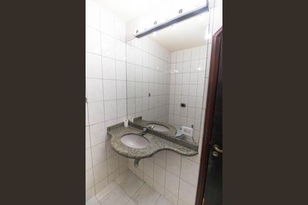Casa à venda com 190m², 4 quartos e 2 vagasBanheiro Social