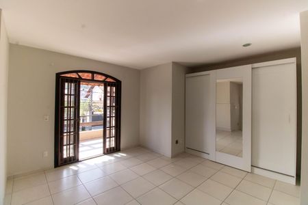Casa à venda com 190m², 4 quartos e 2 vagasSuíte 1