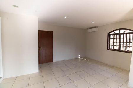 Casa à venda com 190m², 4 quartos e 2 vagasSuíte 1