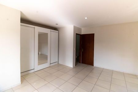 Casa à venda com 190m², 4 quartos e 2 vagasSuíte 1