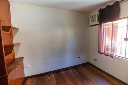 Casa à venda com 190m², 4 quartos e 2 vagasSuíte 2