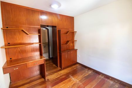 Casa à venda com 190m², 4 quartos e 2 vagasSuíte 2