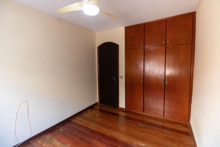 Casa à venda com 190m², 4 quartos e 2 vagasQuarto 1