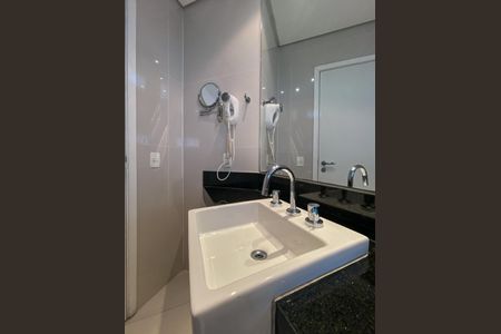 Apartamento para alugar com 65m², 1 quarto e 2 vagas Apartamento para alugar com 65m², 1 quarto e 2 vagasBanheiro 1