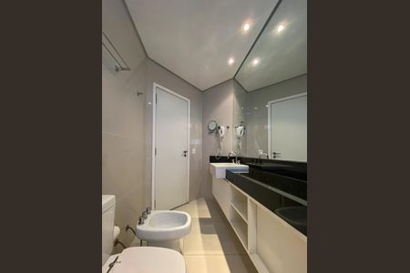 Apartamento para alugar com 65m², 1 quarto e 2 vagas Apartamento para alugar com 65m², 1 quarto e 2 vagasBanheiro 1