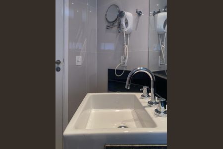 Apartamento para alugar com 65m², 1 quarto e 2 vagas Apartamento para alugar com 65m², 1 quarto e 2 vagasBanheiro 1