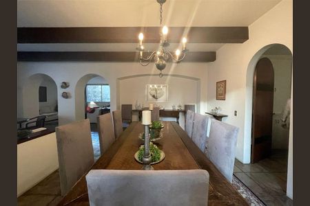 Apartamento para alugar com 330m², 3 quartos e 3 vagas