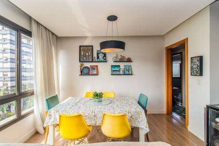 Apartamento à venda com 2 quartos, 73m² em São João, Porto Alegre