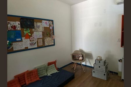 Casa à venda com 4 quartos, 258m² em São Francisco, Niterói