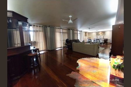 Apartamento à venda com 4 quartos, 300m² em Icaraí, Niterói