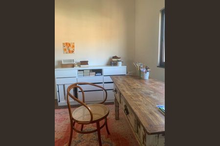 Casa à venda com 4 quartos, 230m² em Santa Rosa, Niterói