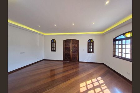 Casa à venda com 3 quartos, 200m² em Jardim Ivana, São Paulo
