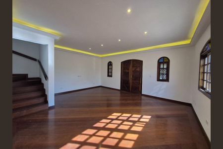 Casa à venda com 3 quartos, 200m² em Jardim Ivana, São Paulo