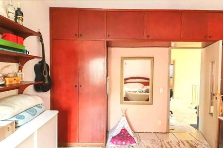 Casa à venda com 7 quartos, 220m² em Jardim Bonfiglioli, São Paulo