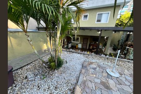 Casa à venda com 308m², 4 quartos e 4 vagasÁrea comum - Piscina