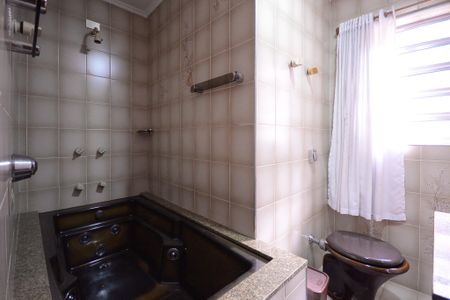 Casa à venda com 236m², 4 quartos e 2 vagasBanheiro Suíte 1