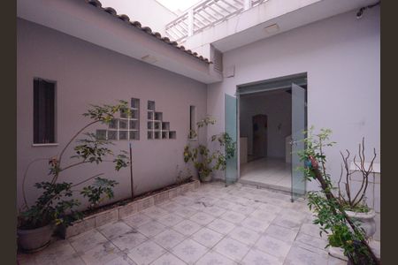 Casa à venda com 236m², 4 quartos e 2 vagasQuintal