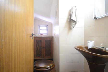 Casa à venda com 236m², 4 quartos e 2 vagasLavabo