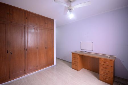 Casa à venda com 236m², 4 quartos e 2 vagasSuíte 3