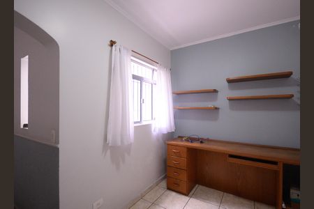 Casa à venda com 236m², 4 quartos e 2 vagasEscritório