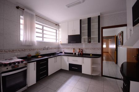 Casa à venda com 236m², 4 quartos e 2 vagasCozinha