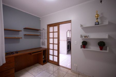 Casa à venda com 236m², 4 quartos e 2 vagasEscritório