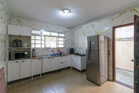 Casa à venda com 192m², 3 quartos e 2 vagasCozinha