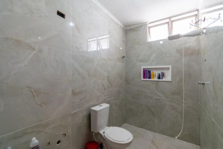 Casa à venda com 192m², 3 quartos e 2 vagasBanheiro