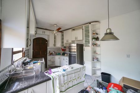 Casa de condomínio para alugar com 200m², 4 quartos e 2 vagasCozinha